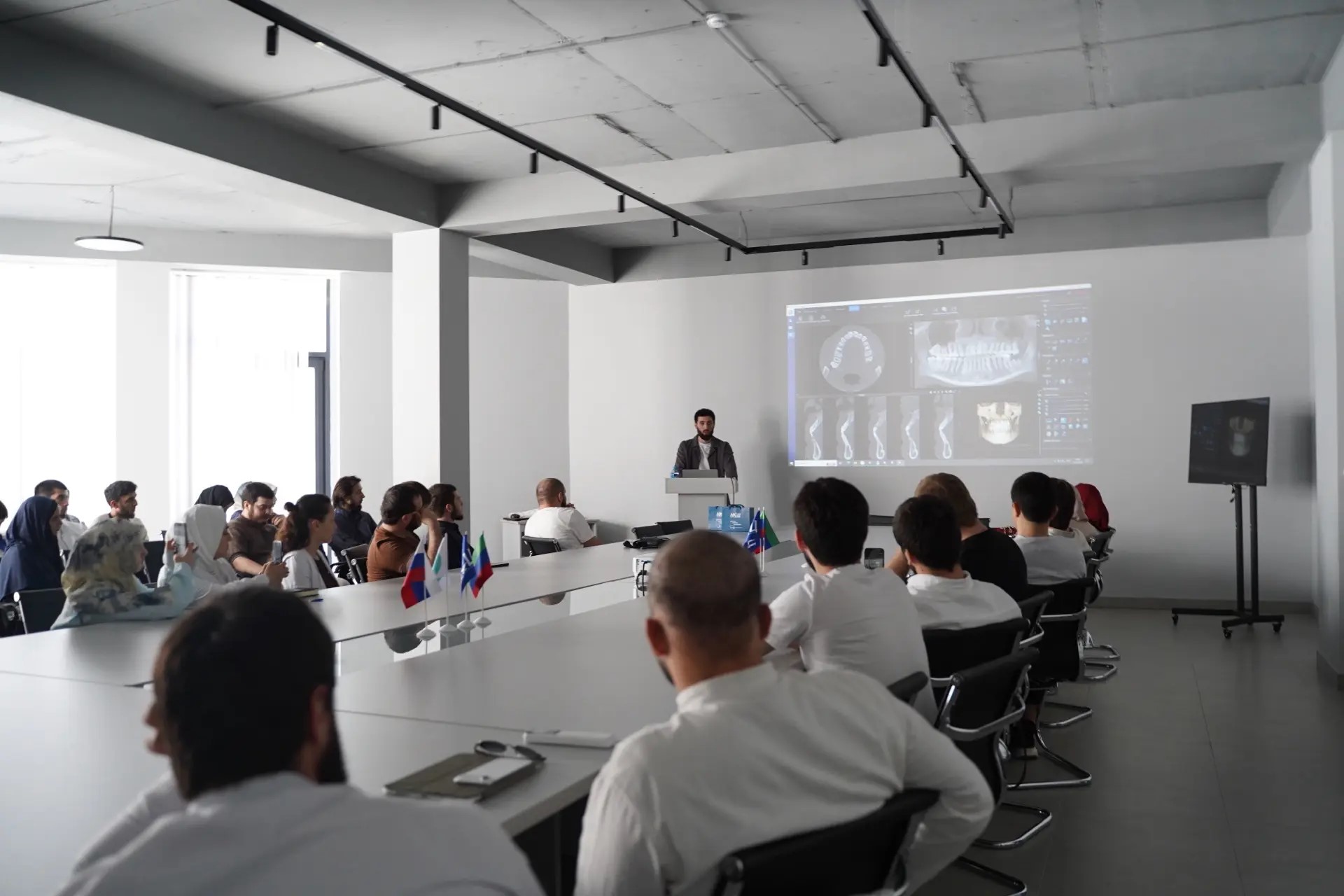 Имплантология для начинающих: студенты-стоматологи получили базовые знания на лекции в НКЦ имени Башларова